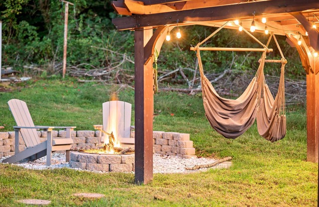 Rustic Mountain Home w Theater Room & Fire Pit, Minutes to SVU, W&L, & VMI