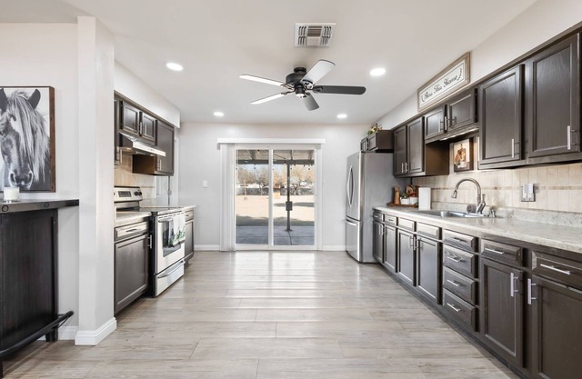 Rustic Ranch Retreat Near Avondale Raceway