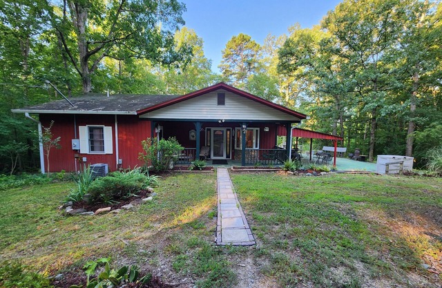 Rustic Red Cabin on Kerr Lake
