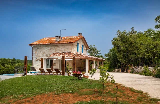 Rustic villa Krug with panorama view in Buje