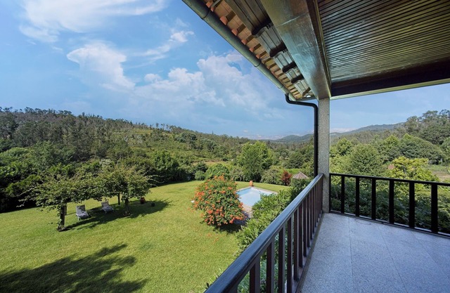 Rustic villa with pool in Póvoa de Lanhoso!