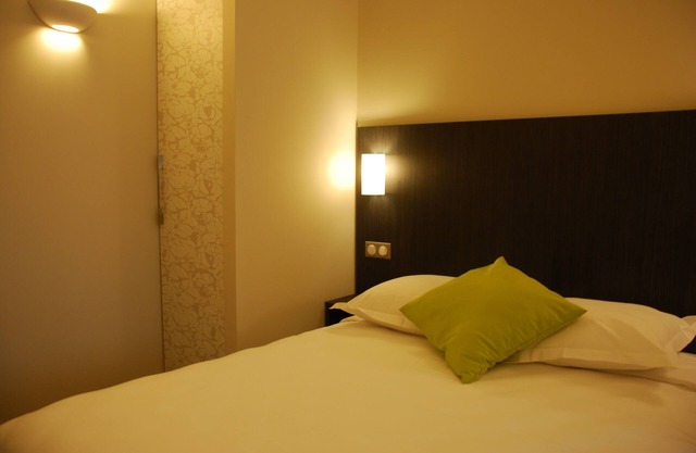 Ruthenium Hotel
