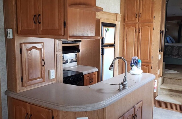 RV Exectutive Home, Indoor Inground Pool, Tranquil Property