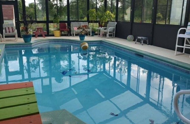 RV Executive Home III in tranquil setting, Indoor - Inground Pool