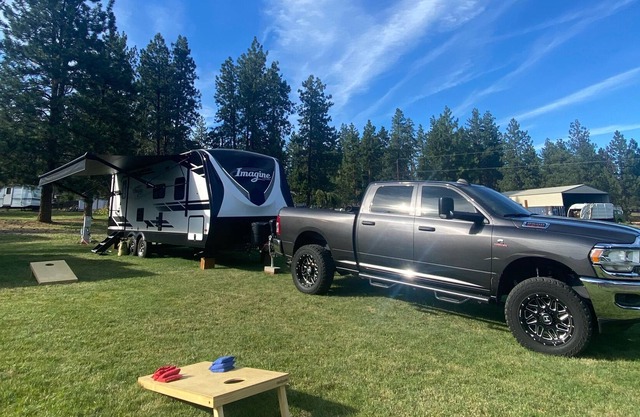 RV Hook-up by the Lake