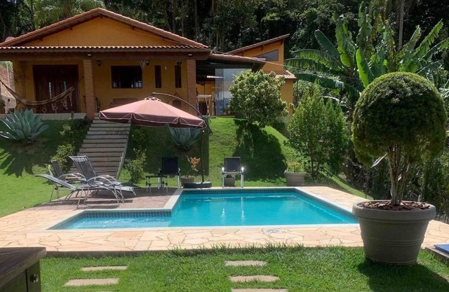 Sítio a 60KM de SP - 5 Quartos - Piscina Aquecida