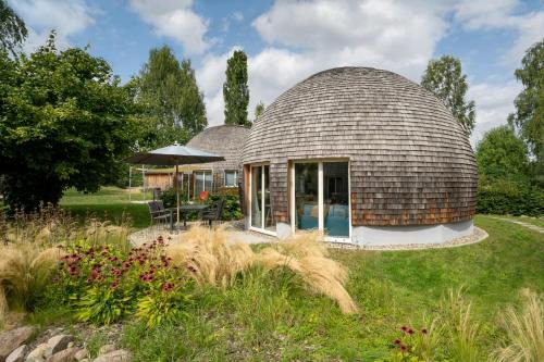 Südkugel - Kugelhaus in ökologischer Bauweise am Tollensesee