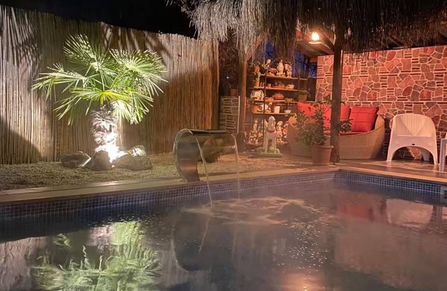 Sıcak Havuzlu Şömineli Jakuzili Villa