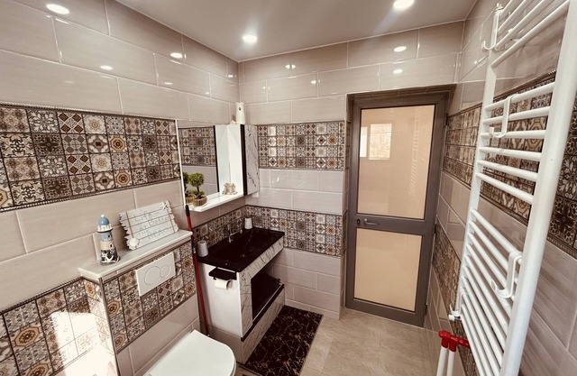 S+2 Smart Home 5m drive to the Seaside with free street parking