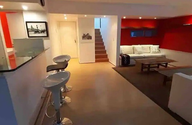 Spacious 2 Bedroom-2 1/2 Bath