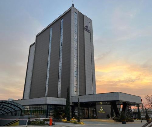 S CLASS HOTEL CONVENTION CENTER