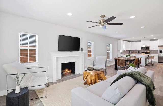 S&N Lux Home w/King Bed & Wi-Fi