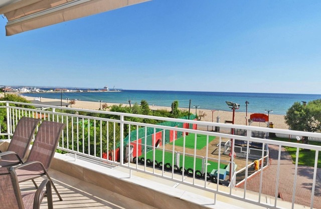 Sabbia Seafront Apartment 3 by RentalsPro