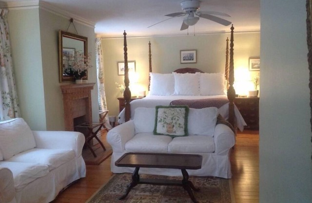 "SABINO" 1 Bdrm Suite