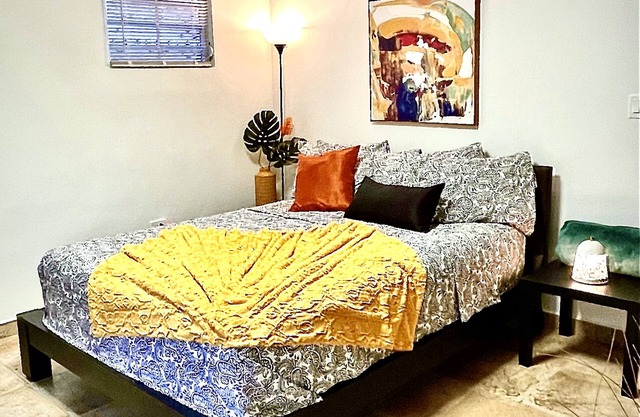 Safe Cozy Studio near Airport, Beaches