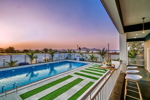 SaffronStays Six Oaks