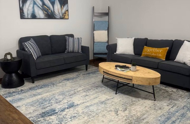 Sage & Sol - Min. to trails, WalMart HQ, Downtown