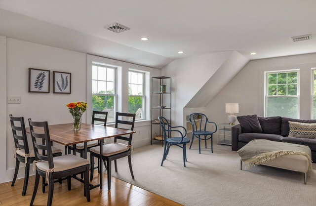 Sail Loft Portsmouth - beautiful apartment near downtown.