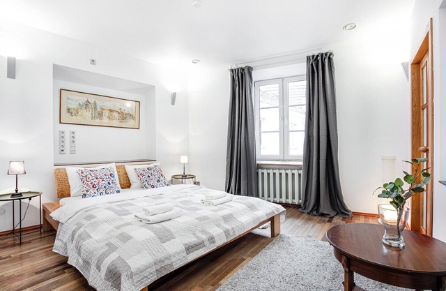 Saint Ignoto's Bright 1 Bedroom Apartment