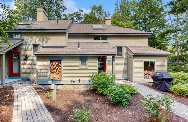 Samoset Condo w/beach, pool, tennis, game room, porch & views