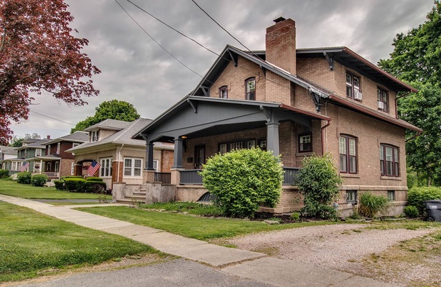 Sampson House: historic town house on Main St, walking distance to shops