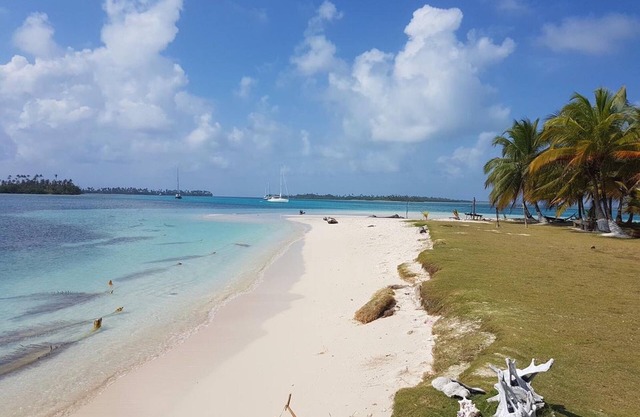 San Blas Private Over-the-Water Cabin