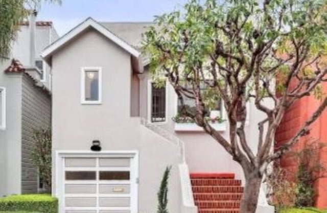San Francisco 3 Floor House with Private Backyard