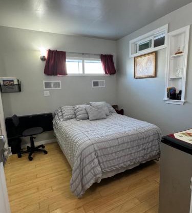 San Francisco Private Room and Bathroom - Free Street Parking