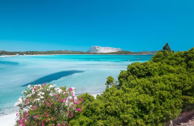 San Teodoro Borgo Straula comfort room with hydromassage tub