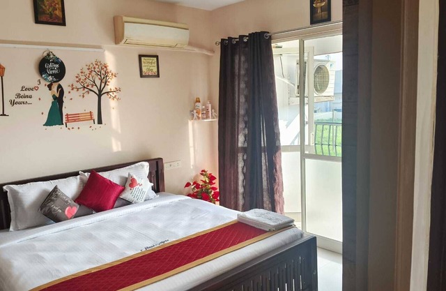 Sancta Maria Airport Hotel-only 3 minute to Cochin Inter National Airport !