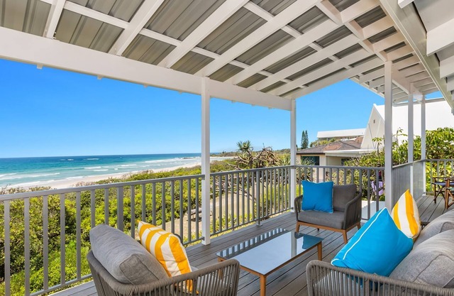 Sandpiper Beachfront House - Hastings Point