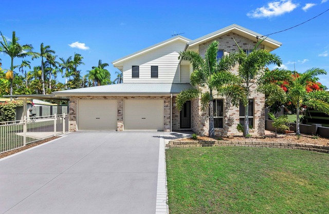 Sandpiper- Close to the beach - 4 bedrms - 2 baths 2 sleeps 6 - WiFi - Linen