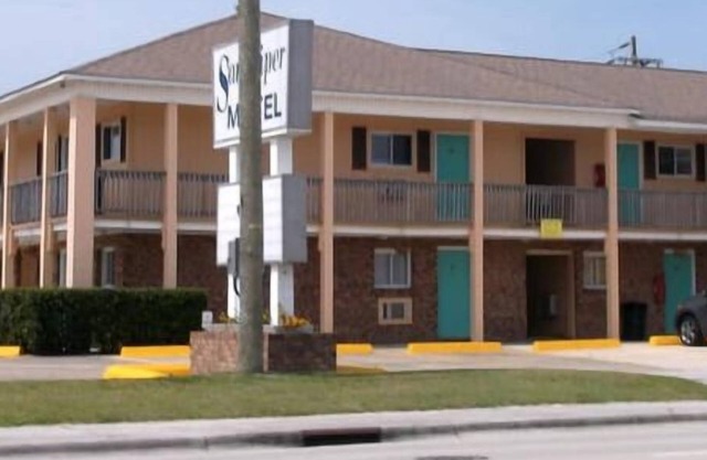 Sandpiper Motel