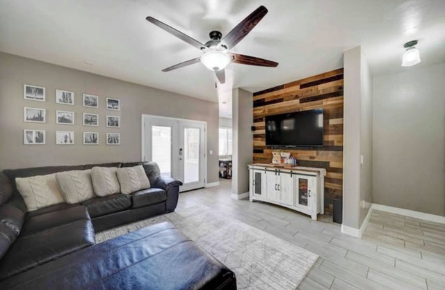 Sandstone Bliss - 3 bed, 2.5 Bath Cozy Home!