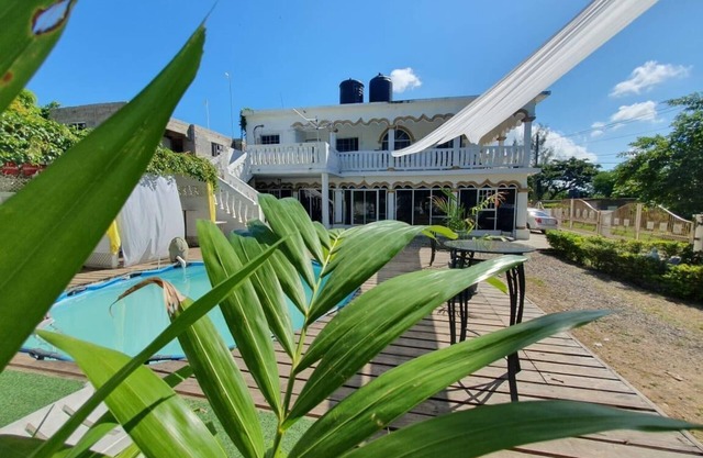 Sandy Bay Paradise Retreat - 7 Bedrooms