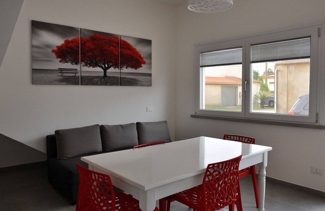 Sant'Antioco Red Apartment with 2-Way Air Con