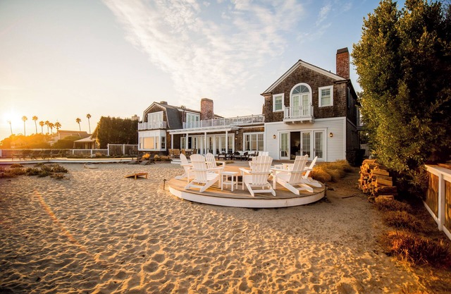 Santa Barbara Beach Club - Oceanfront Luxury 5 Bedroom with Pool