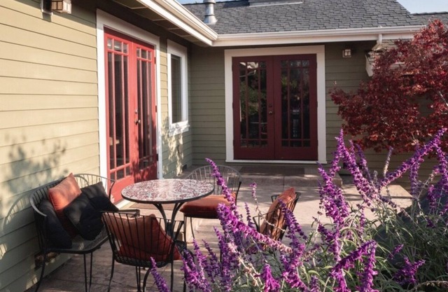 Santa Cruz Sanctuary with hot tub in bamboo garden