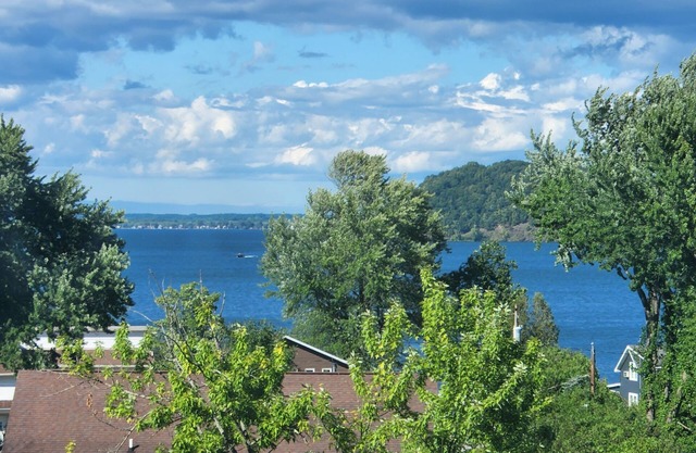 Saratoga house overlooking the lake