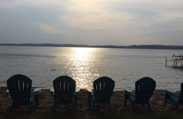 SARATOGA LAKE HOUSE,Sleep 20, PRIVATE BEACH,Perfect for Large Groups,LARGE ROOMS