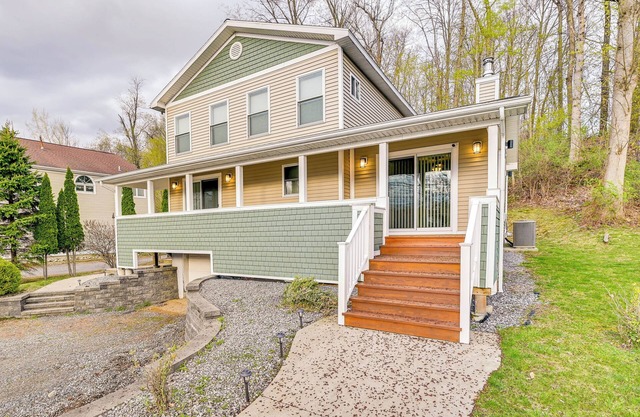 Saratoga Springs Vacation Rental w/Lake Views!