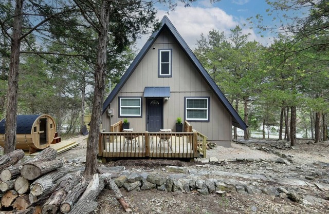 Sauna, cold plunge, Pet friendly