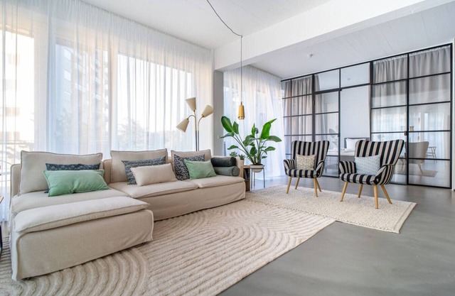 Scandinavian Premium Atelier - Spacious Comfort