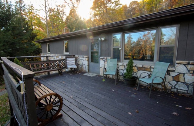 Scenic Deep Creek Getaway Cabin-RICK'S RETREAT