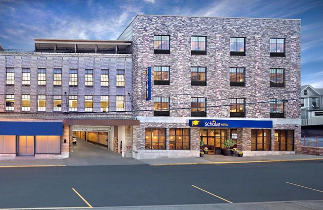 Scholar Morgantown, Tapestry Collection by Hilton