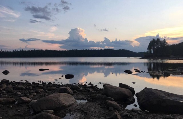 Schwedisches Bauernhaus in Lappland Umgeben von Seen und Natur