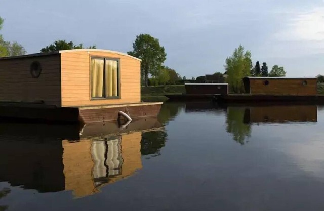 Schwimmende 2-Zimmer-Kabine am Dock für 2/5 Personen