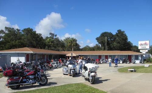 Scoot Inn