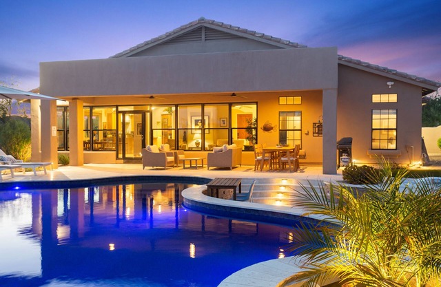 Scottsdale Luxury Retreat - Sparkling Cooled Pool, Hot Tub & Outdoor Bliss