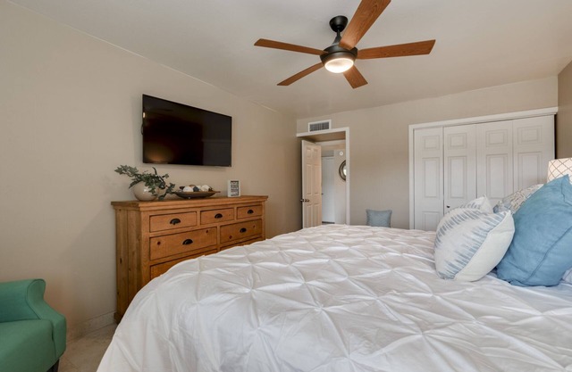 Scottsdale Sun Condo, New VRBO in Scottsdale, Ground Floor, No Steps!